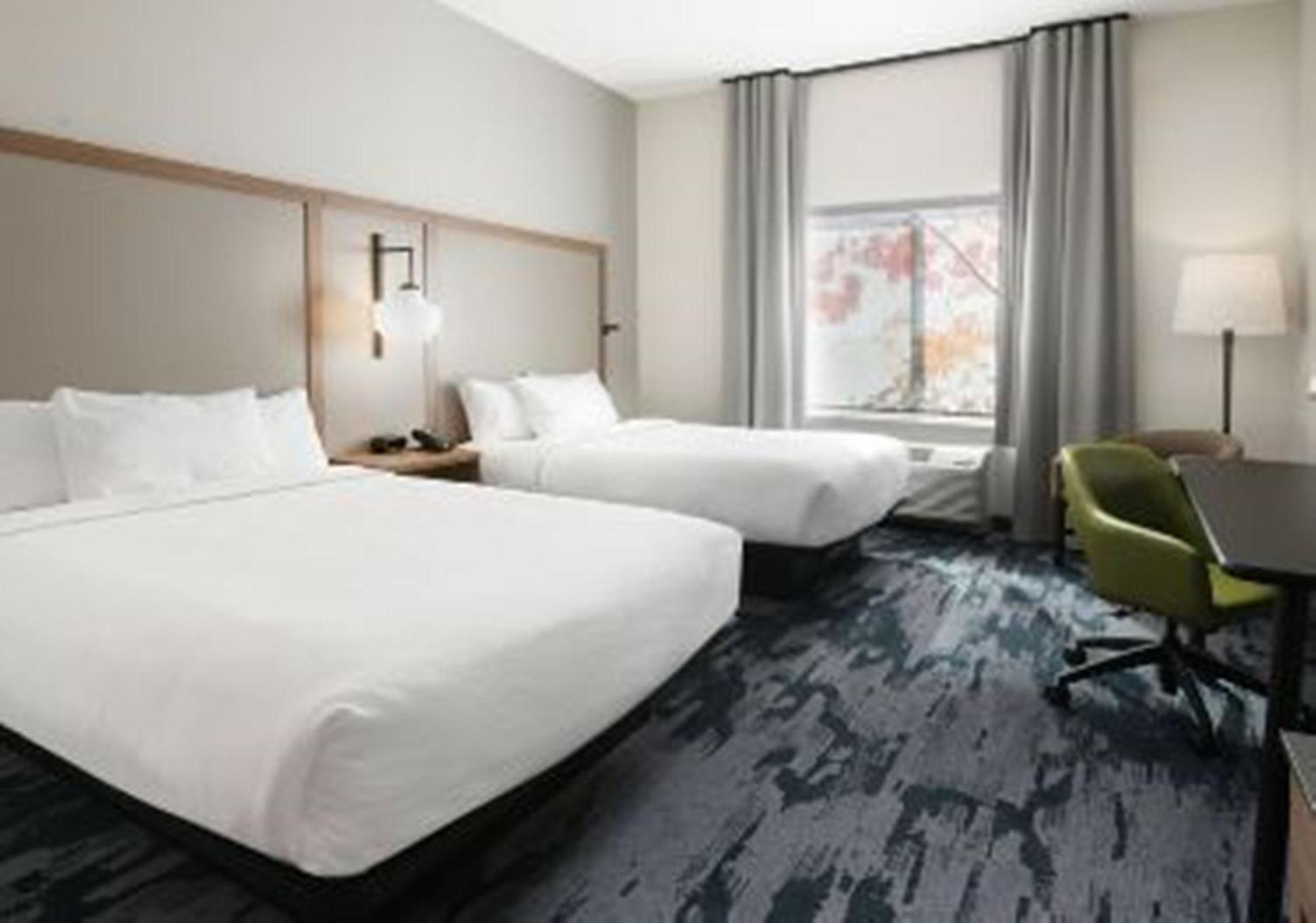 Fairfield By Marriott & East Hotel 3*